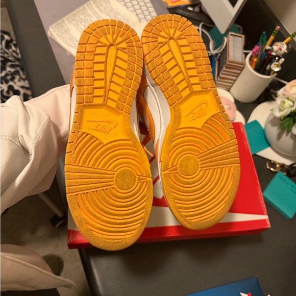 Laser Orange Dunks - Picture 4 of 6